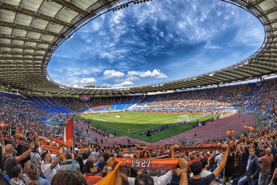 Stadion z kontenerów